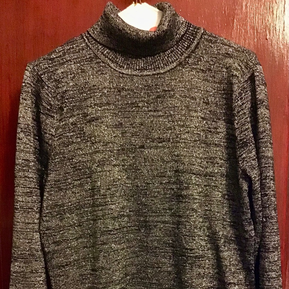 NWT M Carolyn Taylor Black with Silver Lurex Turtleneck Sweater LS Dina Medium